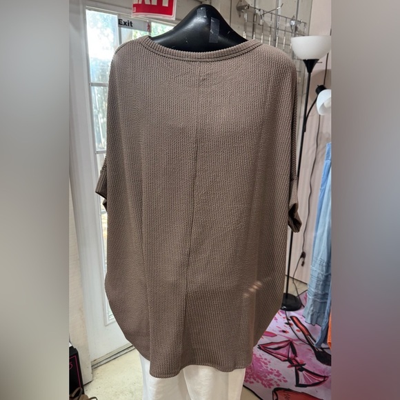 ANDREE BY UNIT Mocha Ribbed Knit Poncho - Picture 2 of 5